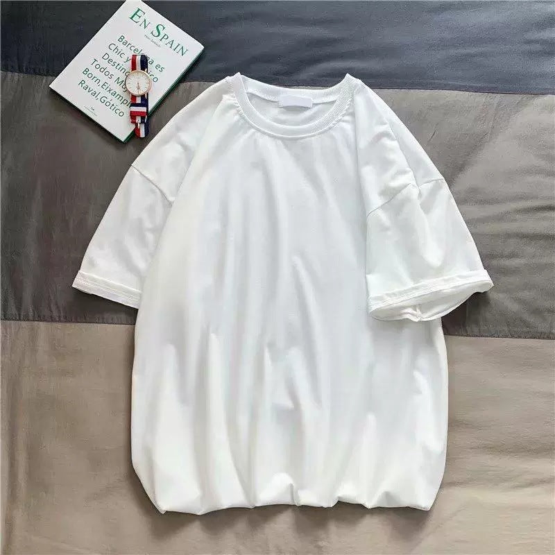 Short-sleeved T-shirts for men are loose and versatile